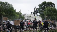 La police empêche des vandales de s’attaquer à la statue d’Andrew Jackson près de la Maison-Blanche