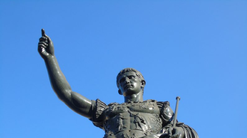 Statue de Jules César 
(Pixabay)