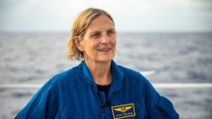 La première astronaute américaine devient la première femme à descendre à presque 11 km sous le niveau de la mer jusqu’au point le plus profond de l’océan