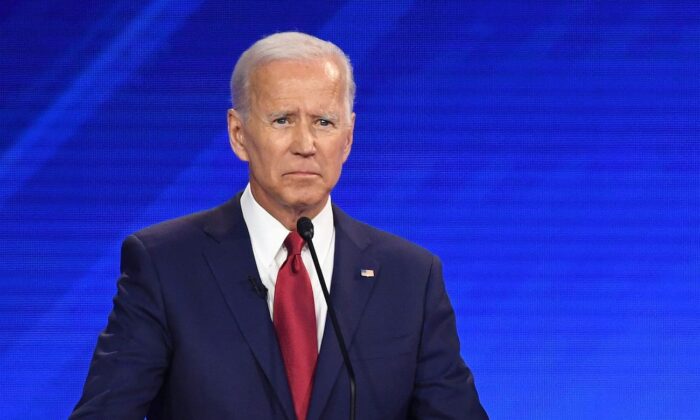 L'ancien vice-président  américain Joe Biden, candidat démocrate à la présidence, s'exprime lors d'un débat primaire à Houston, Texas, le 12 septembre 2019. (Robyn Beck/AFP via Getty Images)