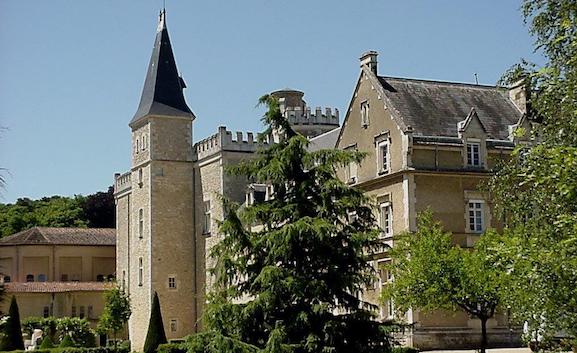 Abbaye de Saint-Martin  de Ligugé est classée monument historique. (Photo : crédit Wikimédia/ mairie de Ligugé)
