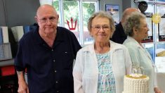 Ce couple marié depuis 53 ans meurt du Covid-19 à une heure d’intervalle, main dans la main