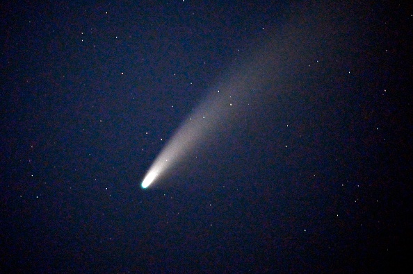 La comète "Neowise" est au plus près de la Terre jusqu'à la fin du mois. (Photo : DAVID BECKER/AFP via Getty Images)