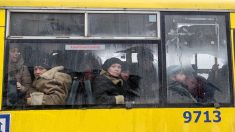 Ukraine : un homme armé retient en otage « une vingtaine » de passagers d’un bus