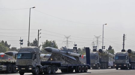 L’Iran lance des missiles souterrains lors d’exercices dans le Golfe