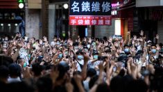Le journal Epoch Times de Hong Kong condamne l’arrestation de son personnel de distribution lors des manifestations