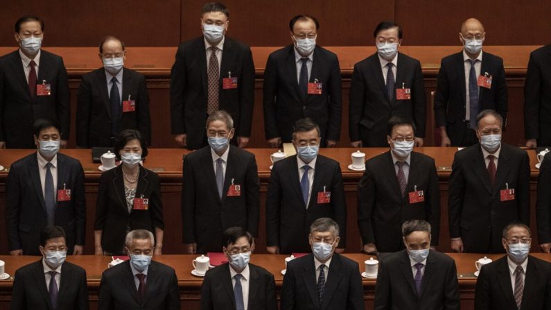Les délégués du Parti communiste chinois participent à la conférence législative du régime à Pékin, en Chine, le 28 mai 2020. (Kevin Frayer/Getty Images)