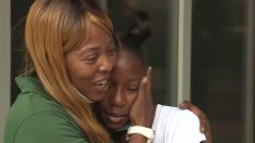 Une mère fait don de ses gains à la loterie à un policier blessé – cela lui revient au centuple
