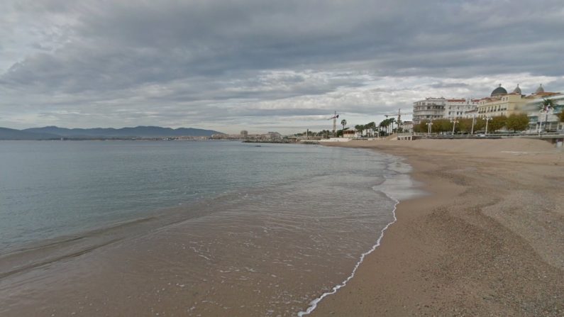 Un mystérieux poisson attaque les baigneurs à la plage du Veillat à Saint-Raphaël. (Capture d'écran/Google Maps)