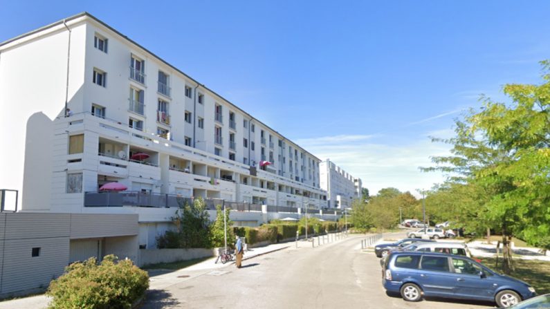 Vue du parking de la Cité de la Viotte à Besançon. Crédit : Google Maps. 