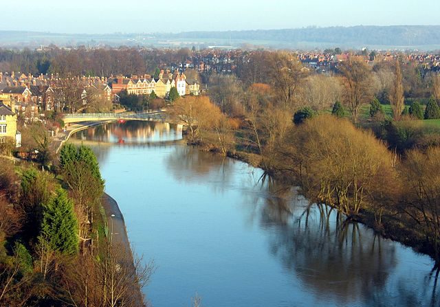 -Manoir acheté dans le comté du Shropshire, La rivière Severn est la principale voie navigable du comté. Image de Wikipédia anglais photo de Chrisbayley.