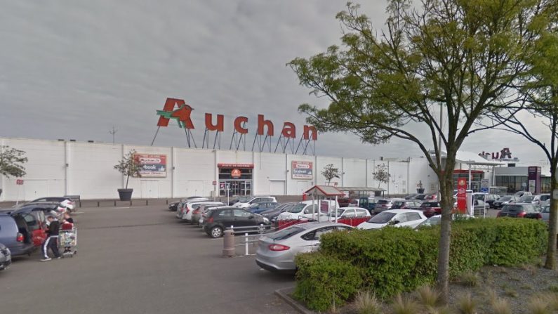 C'est dans le magasin Auchan de Boulogne-sur-Mer (Pas-de-Calais) que l'incident s'est produit (Capture d'écran/Google Maps)