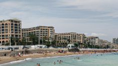 Cannes : un maître-nageur sauve un enfant de 9 ans qui « ne respirait plus et n’avait plus de pouls » et flottait dans l’eau