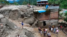 Népal: 11 morts, 27 disparus dans un éboulement