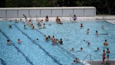 Jura suisse : une piscine suisse est maintenant interdite aux Français à cause de bandes de jeunes