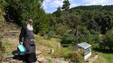 En France, Frère Jean ex-photographe de mode devenu moine orthodoxe