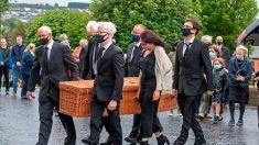Les obsèques de John Hume, architecte de la paix en Irlande du Nord, célébrées à Londonderry