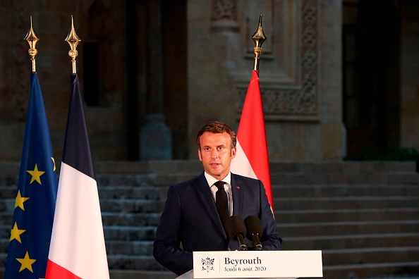 Le Président Emmanuel Macron prononce un discours lors d'une conférence de presse à Beyrouth le 6 août 2020. (Photo : THIBAULT CAMUS/POOL/AFP via Getty Images)