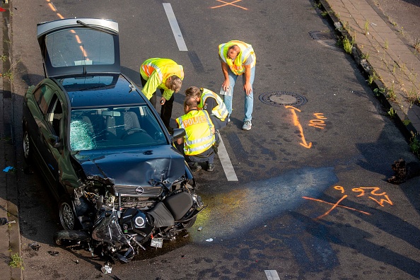 -Un homme a causé une série d’accidents d'autoroute à Berlin mardi soir, blessant six personnes dont trois gravement le 19 août 2020. Photo par Odd ANDERSEN / AFP via Getty Images.