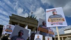 La police interrompt la manifestation anticorona à Berlin