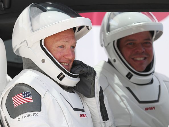  Les astronautes de la NASA Bob Behnken (à droite) et Doug Hurley (à gauche) . (Photo : Joe Raedle/Getty Images)