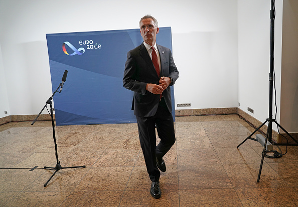 -Le secrétaire général de l'OTAN, Jens Stoltenberg, le 26 août 2020 à Berlin, en Allemagne, demande une enquête transparente pour découvrir ce qui s'est passé. Photo par Sean Gallup / Getty Images.
