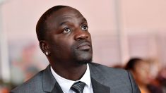 Sénégal: le rappeur Akon pose la première pierre d’une ville digne du Wakanda