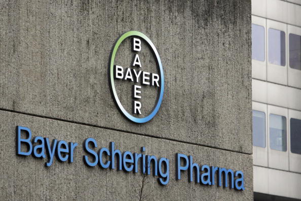 Le géant allemand de la pharmacie Bayer a annoncé payer 1,35 milliard d'euros pour clore 90% des plaintes déposées contre son dispositif de contraception définitive Essure aux États-Unis. (Photo : AXEL SCHMIDT/DDP/AFP via Getty Images)
