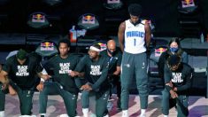 Jonathan Isaac, de la NBA, se tient debout durant l’hymne national et dit avec foi « la grâce est là pour nous »
