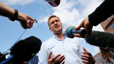 Navalny se réjouit de respirer sans assistance, un retour en Russie s’annonce