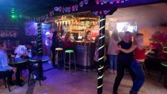 Face à une recrudescence du Covid-19, l’Islande ferme les bars de sa capitale