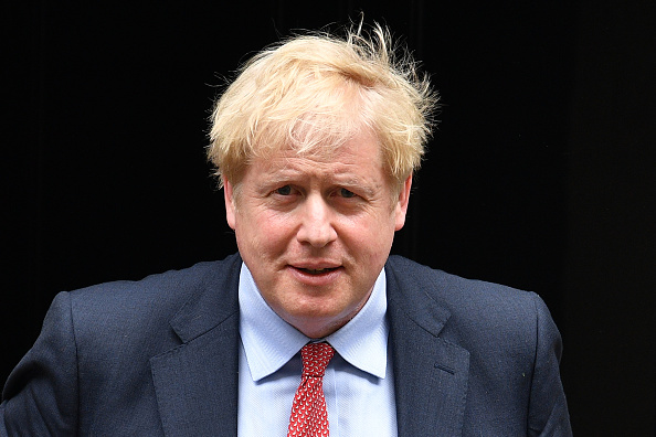 -Le Premier ministre, Boris Johnson quitte le numéro 10 Downing Street le 8 juillet 2020 à Londres, Royaume-Uni. Photo par Leon Neal / Getty Images.