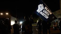 Des militants de Black Lives Matter crient : « Nous espérons qu’ils vont mourir » devant l’hôpital où des policiers abattus sont entre la vie et la mort