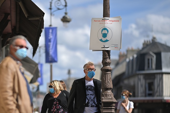 Le tribunal administratif de Rennes vient de suspendre l'arrêté pris par le maire de Saint-Brieuc rendant le port du masque obligatoire dans les rues. (LOIC VENANCE/AFP via Getty Images)