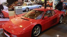 Loiret : l’ancienne Ferrari de Johnny Hallyday atteint une somme folle lors d’une vente aux enchères