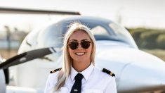 Une hôtesse de l’air de 25 ans quitte son emploi pour réaliser son rêve de devenir pilote