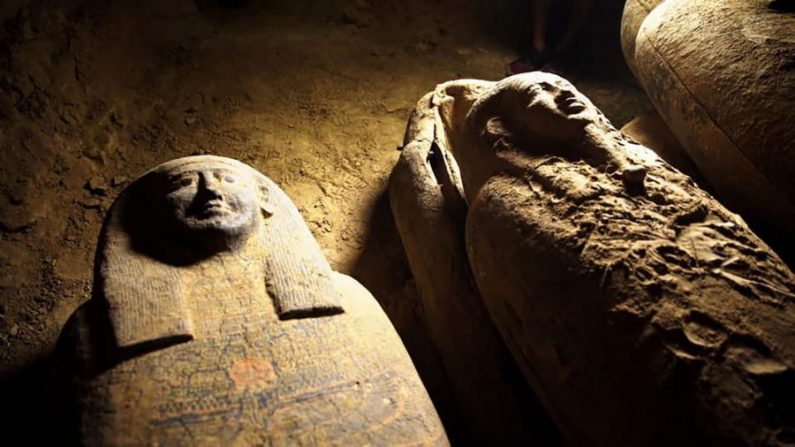 L'Égypte a mis au jour une mystérieuse collection de cercueils censés contenir des momies humaines à Saqqarah, en Égypte. (Avec l'aimable autorisation du ministère du Tourisme et des Antiquités via Wire Service)