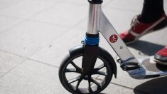 Une start-up propose aux personnes en fauteuil roulant de faire de la trottinette électrique