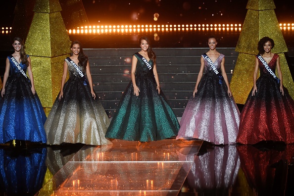Image d'illustration : les cinq finalistes à l'élection de Miss France 2019. (FRANCOIS LO PRESTI/AFP via Getty Images)