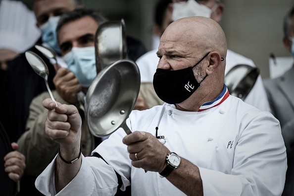 Le chef français Philippe Etchebest (Photo by Philippe LOPEZ / AFP) (Photo by PHILIPPE LOPEZ/AFP via Getty Images)