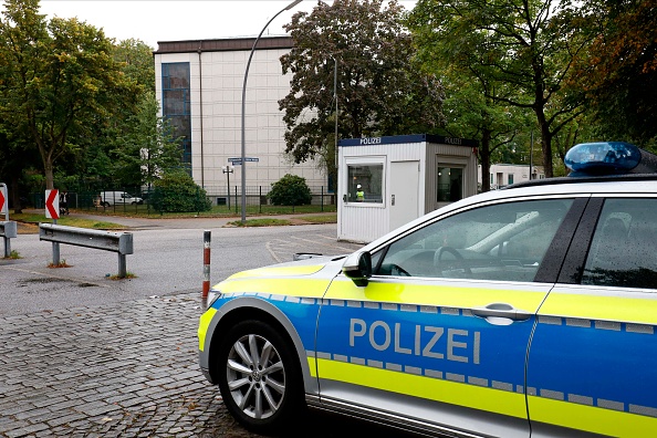 Un étudiant juif de 26 ans a été "grièvement blessé" par un homme de 29 ans devant une synagogue à Hambourg en Allemagne. (Photo : MORRIS MAC MATZEN/AFP via Getty Images)