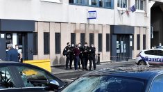 France: un commissariat de police attaqué au mortier d’artifice
