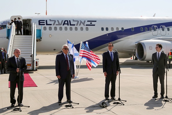 -Israël et Bahreïn établiront officiellement des relations diplomatiques lors d'une cérémonie à Manama, a déclaré un responsable israélien. Photo par RONEN ZVULUN / POOL / AFP via Getty Images.