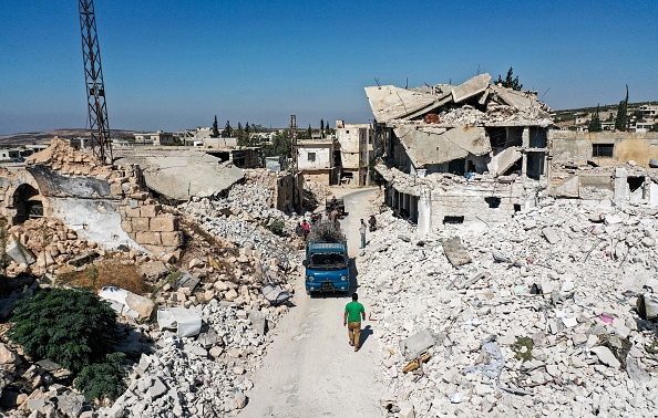 -Illustration- Destructions à la suite d'un bombardement aérien dans la province d'Idlib, dans le nord-ouest de la Syrie, tenue par les rebelles. Photo Omar Haj Kadour / AFP via Getty Images.
