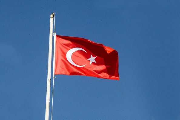 -Illustration- le drapeau Turc. Photo par Birol Bebek / AFP via Getty Images.
