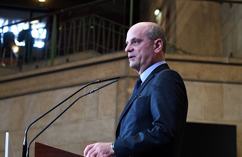 Le ministre de l'Éducation Jean-Michel Blanquer appelle à "combattre le fanatisme". (Photo : ALAIN JOCARD/AFP via Getty Images)