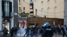 Violences entre la police et des centaines de jeunes opposés au couvre-feu à Naples