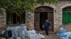 Nourriture, drapeaux et prières: à Erevan, l’aide s’organise pour le Karabakh