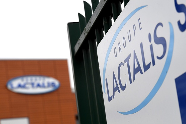Selon une enquête, Lactalis, l'un des plus grands producteurs français de produits laitiers, ne respecte pas le code de l'environnement en France, avec des pollutions de diverses natures. (Photo : DAMIEN MEYER/AFP via Getty Images)