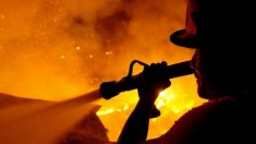 Vidéos-Incendie gigantesque d’un dépôt de meubles à Marseille